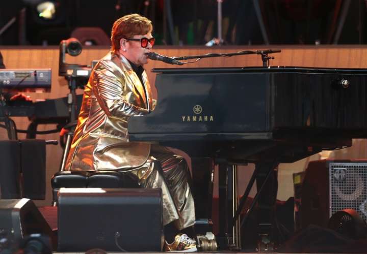 Elton John se despide de los escenarios tras "52 años de éxitos