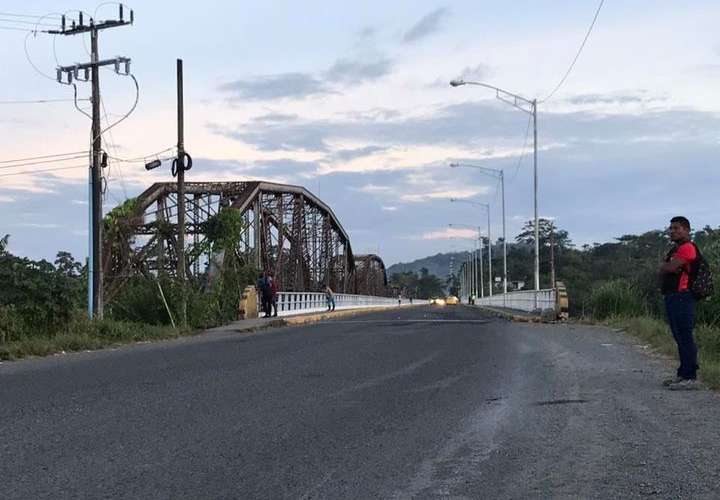 Puente sobre el río Changuinola, en Bocas del Toro.