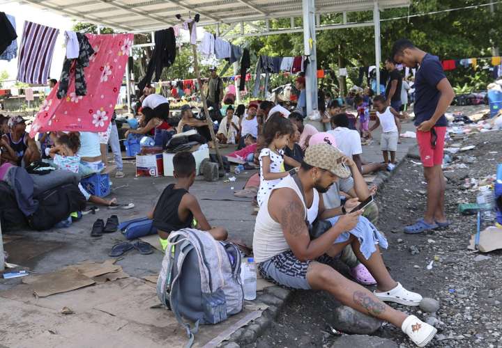 Costa Rica y Panamá buscan controlar tránsito de migrantes 