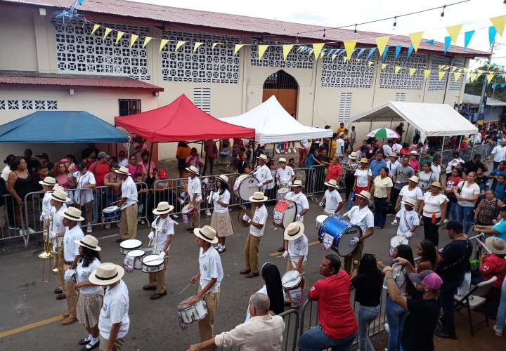 Arraiján celebra los 168 años de fundación con un gran desfile