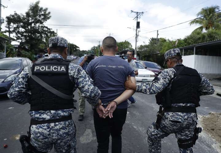El Salvador activa a 4 mil militares para capturar pandilleros