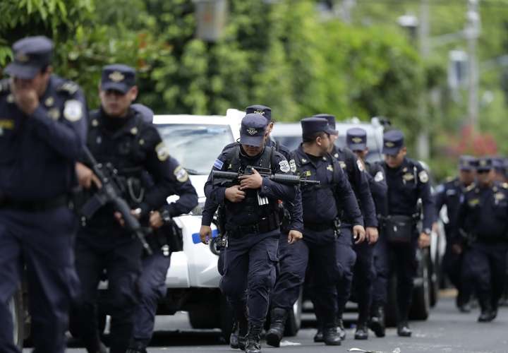 El Salvador activa a 4 mil militares para capturar pandilleros