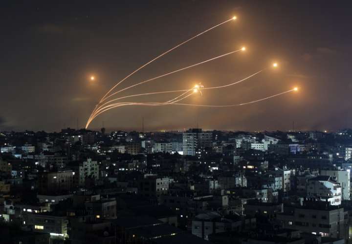 Suben a más de 1.400 los muertos en Gaza y 1.300 en Israel 