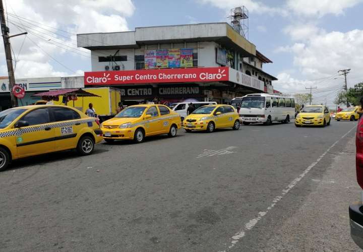 Taxistas solicitan a las aseguradoras aplazar este nuevo aumento hasta que las condiciones económicas en el país mejoren.