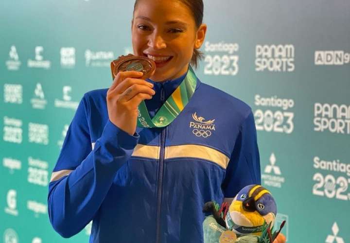 Carolena Carstens con su medalla de bronce en el taekwondo de los Juegos Panamericanos. Foto: COP