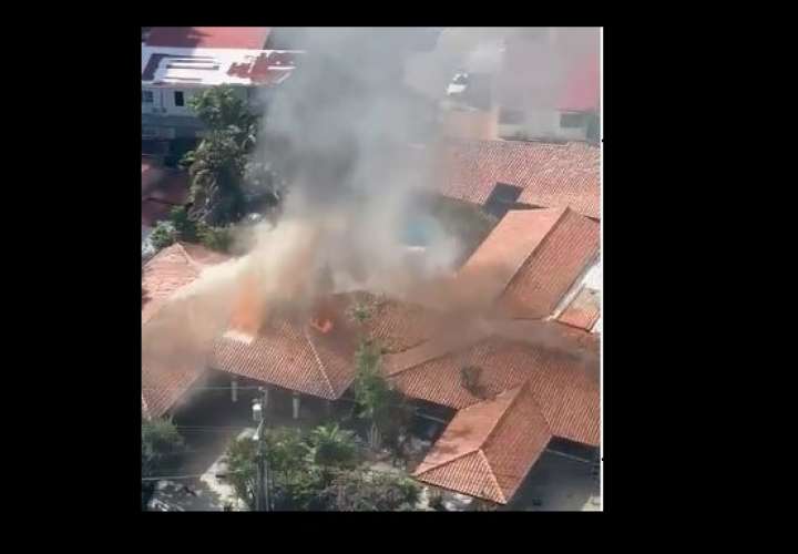 Arde casa en Coco del Mar (Videos) 