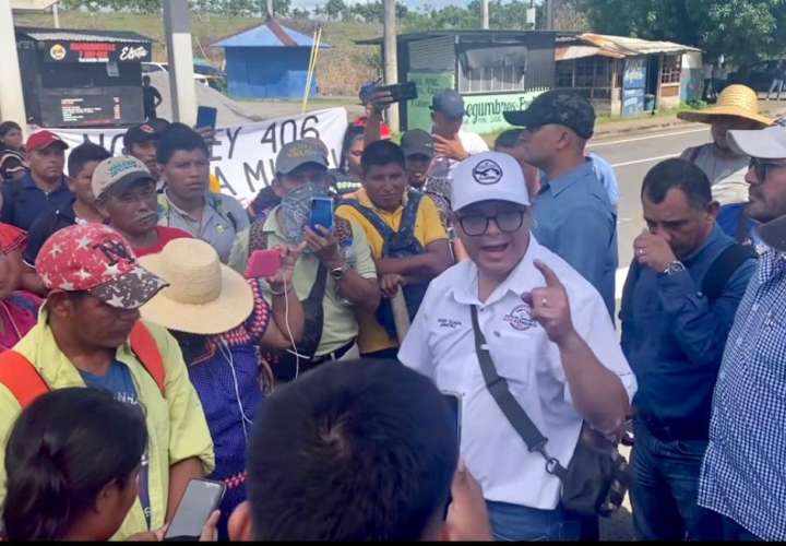 El ministro Roger Tejada no logró convencer a los indígenas 
