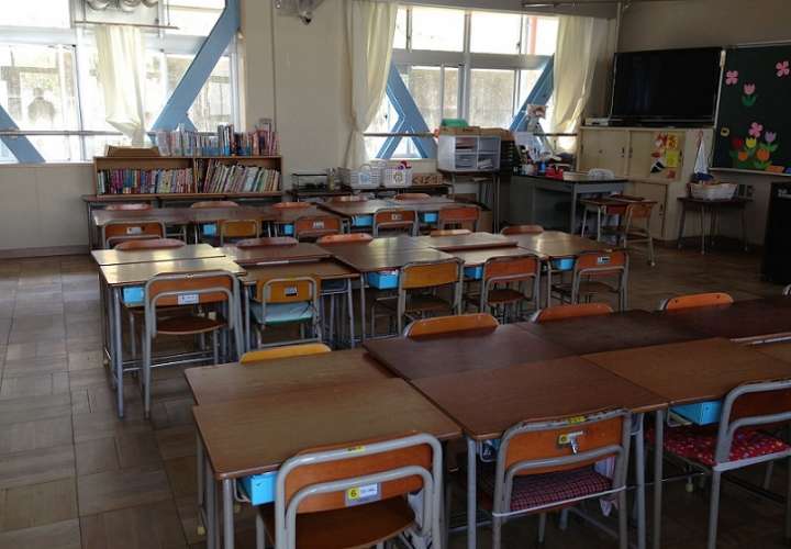 Las aulas de las escuelas públicas están vacías. Pixabay