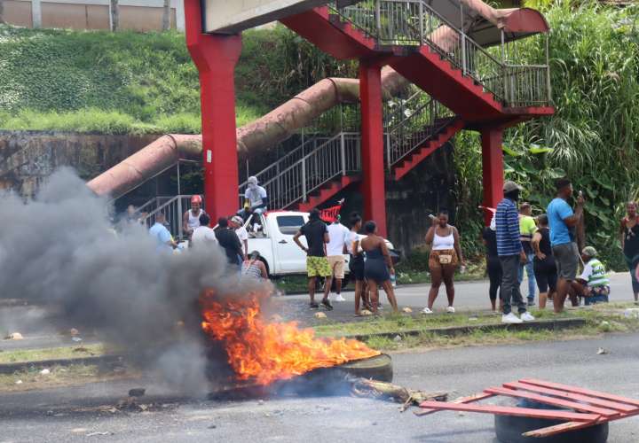 Bala, heridos, vandalismo y asaltos en segundo día de protestas 
