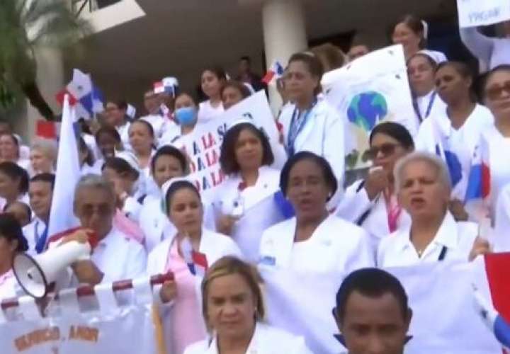 Enfermeras protestan en la CSJ.