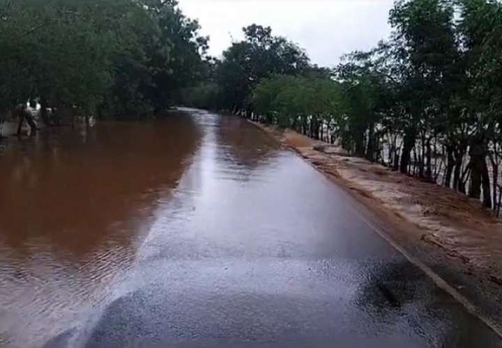 Al menos 25 personas resultaron afectadas en el distrito herrerano de Parita , en la vía que conduce hacia el parque nacional Sarigua.