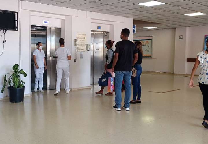 Pese a los cierres de vía, los residentes de Panamá Oeste siguen acudiendo al Hosppital Nicolás A. solano en busca de atención médica.