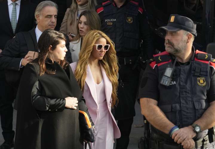 Shakira entrega 6 millones reclamados por segunda causa de fraude