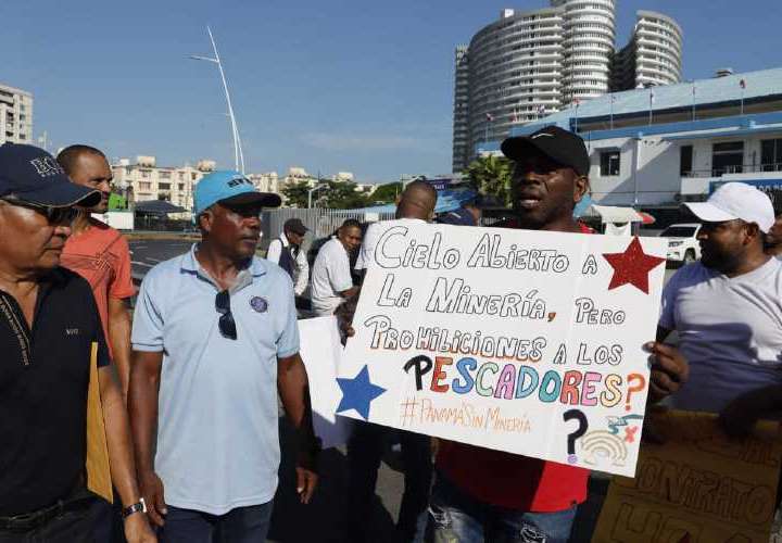 Pescadores protestan por prohibición de la cojinúa