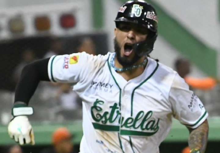 Panameño Jonathan Araúz sigue oportuno en béisbol dominicano