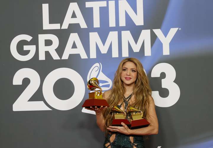 Shakira, Bizarrap y Peso Pluma, encabezan búsquedas en EEUU