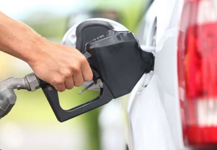 Baja la gasolina y el diésel en el país