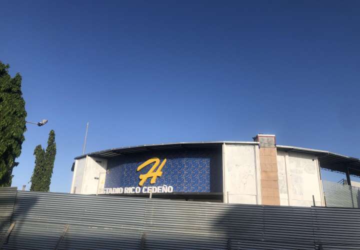 Estadio Rico Cedeño sin terminar.