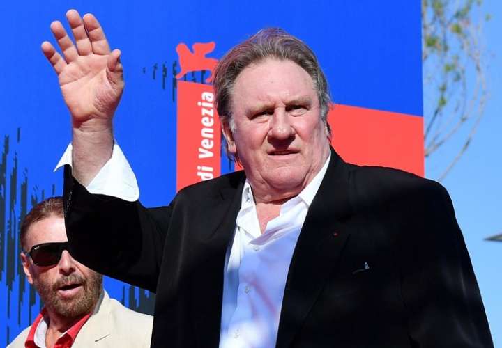 Periodista denuncia a Gérard Depardieu por haberla violado en París