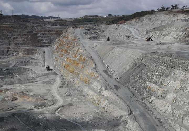 Minera se arma de abogados para la contienda legal contra Panamá