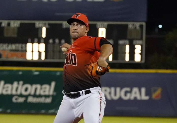 Pitcher panameño Paolo Espino tuvo un cierre exitoso en el año 2023