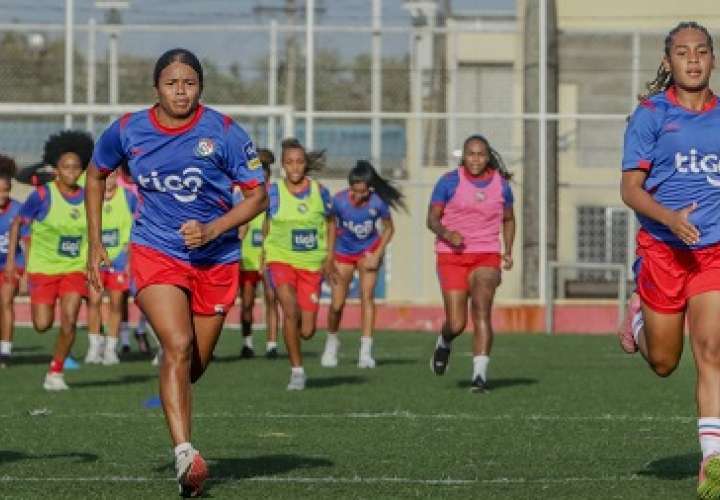 Entrenamiento de la Selección Mayor Femenina de Fútbol. Foto: Fepafut