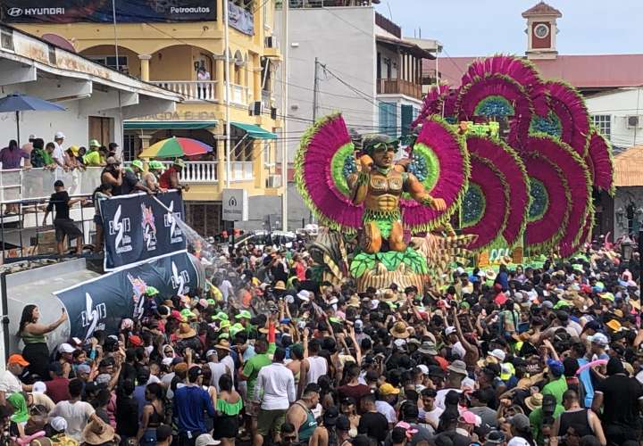 Carnaval tableño avanza en medio de polémica