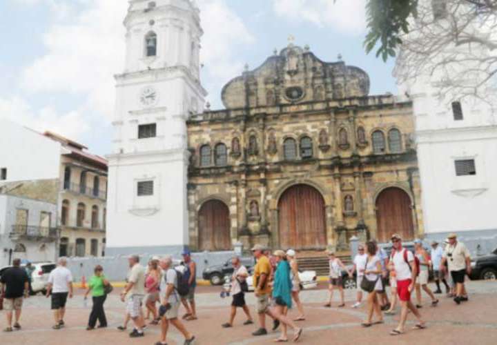 Panamá quiere atraer 3 millones de turistas