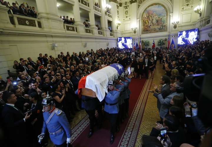Chile da el último adiós a Piñera en un emotivo funeral de Estado