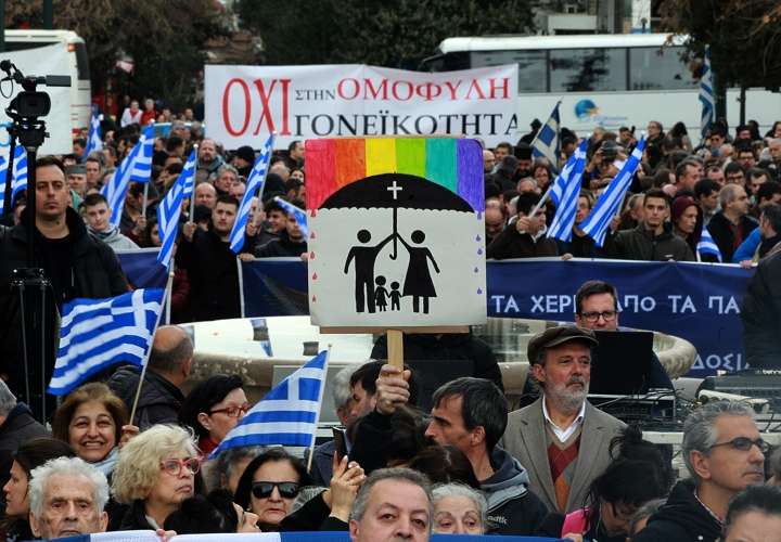 Protestan en Atenas contra ley que legaliza el matrimonio homosexual