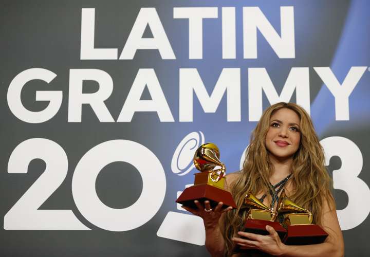 Shakira: 'Las mujeres no lloran', nuevo disco creado con su manada'