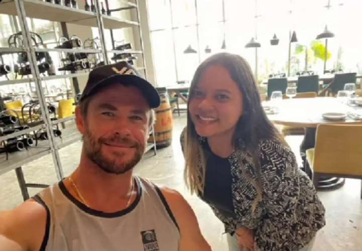 ¡Chris Hemsworth está en Panamá! No le ha negado foto a nadie