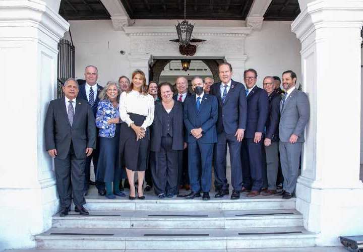 Congresistas de EEUU en Panamá para abordar crisis migratoria