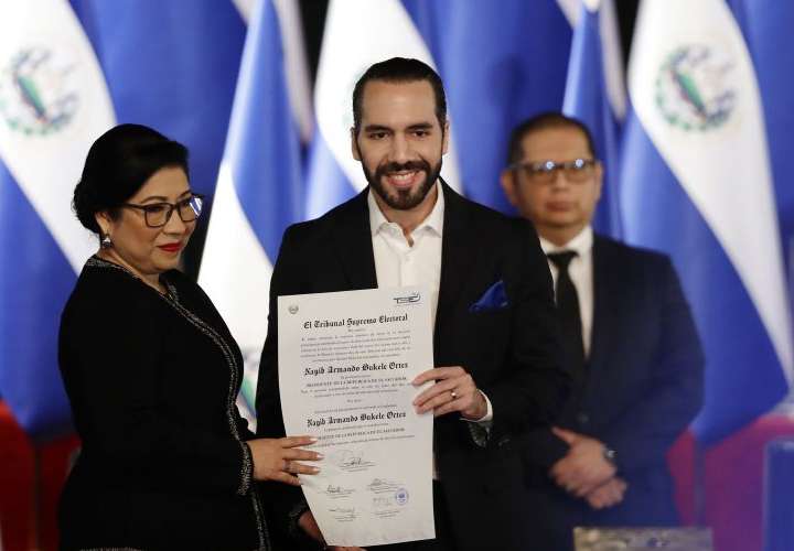 Nayib Bukele recibe credencial presidencial 