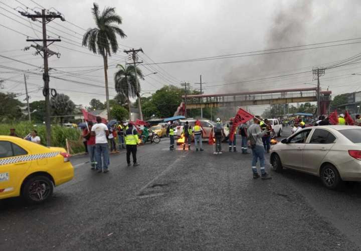 Obreros han cerrado varios puntos en la provincia de Colón.