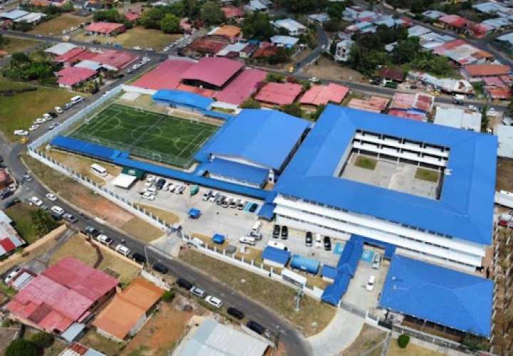 Escuela Costa Rica suspende clases por daños en bomba de agua