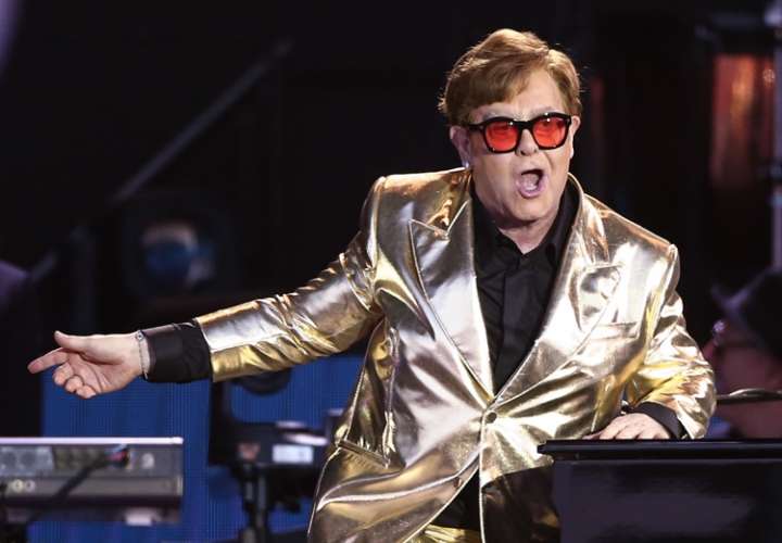 Elton John homenajea a su letrista: Sin él, trabajaría en McDonalds