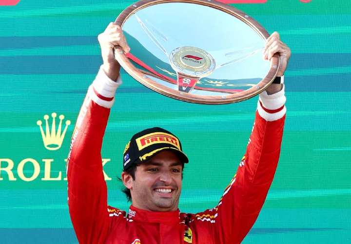 Español Carlos Sainz ganó el Gran Premio de Australia de la F1