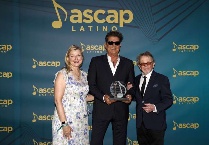 Carlos Vives es galardonado con el premio Fundadores de ASCAP