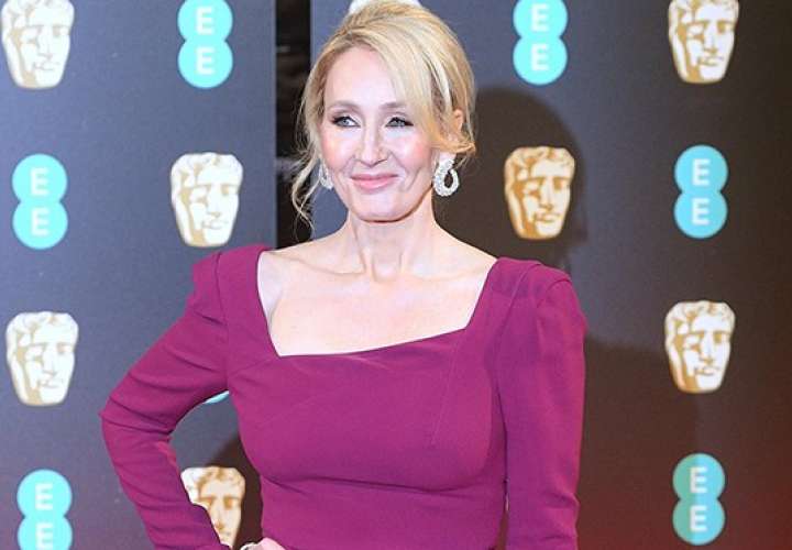 JK Rowling critica ley trans: “No son mujeres, son hombres y punto"