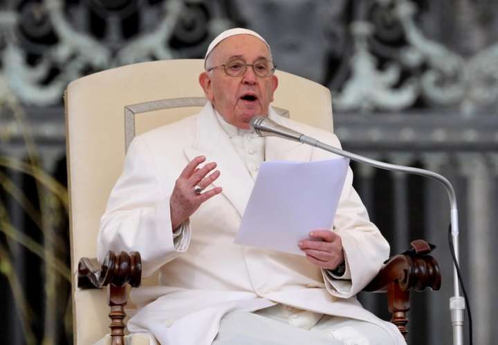 Vaticano condena el cambio de sexo, vientres de alquiler y más