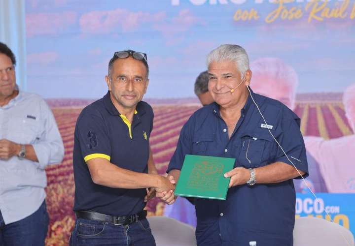 Mulino firmó acuerdo con sector agropecuario