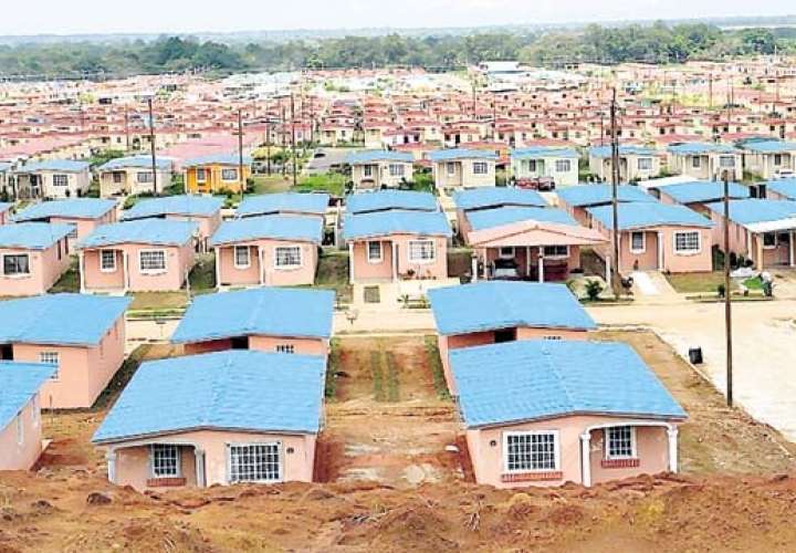 La construcción de prooyectos habitacionales crece en Panamá Este y Oeste.