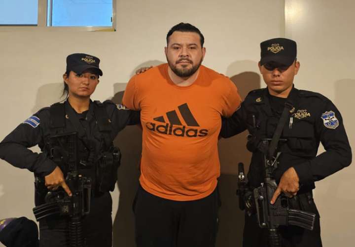 Detención del comisionado presidencial Christian Herson Flores Sandoval como presunto autor del delito de cohecho. EFE