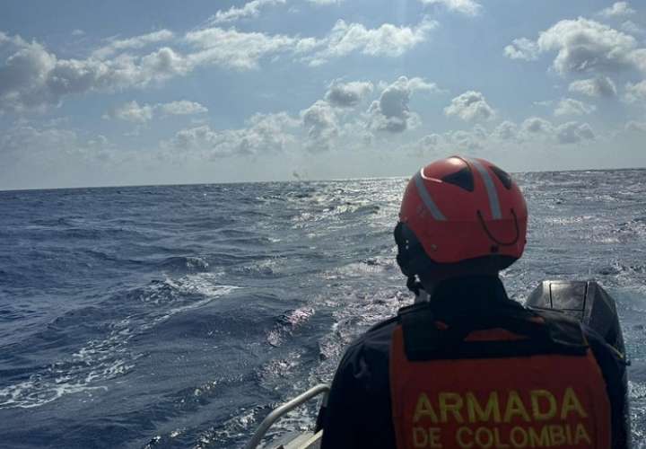 La Armada de Colombia rescató este martes a tres pescadores, de los cuales dos eran panameños. Foto: Armada de Colombia / Ilustrativa