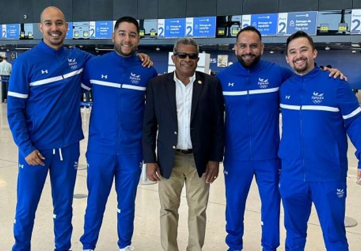 La Selección Élite de Bolos de Panamá en el Aeropuerto de Tocumen previo al viaje a Venezuela. Foto: CNBP