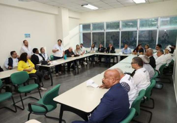 Miembros de Justicia y Paz comparten experiencias con Observadores de la OEA.