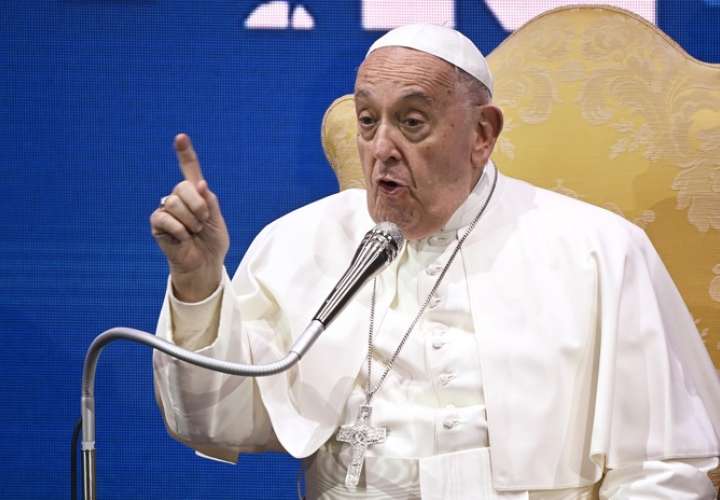 Papa Francisco: "No faltan perros y gatos, faltan hijos"