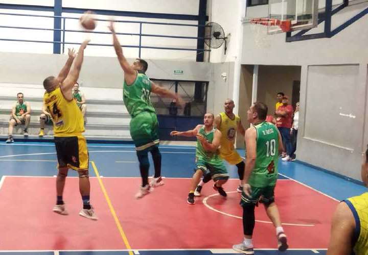 El Colegio Daniel Octavio Crespo (uniforme verde) se impuso en la final del torneo. Foto: Cortesía