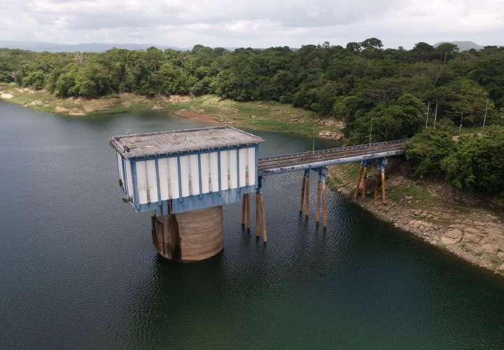 Bajo nivel del lago Alajuela afecta suministro en la capital
